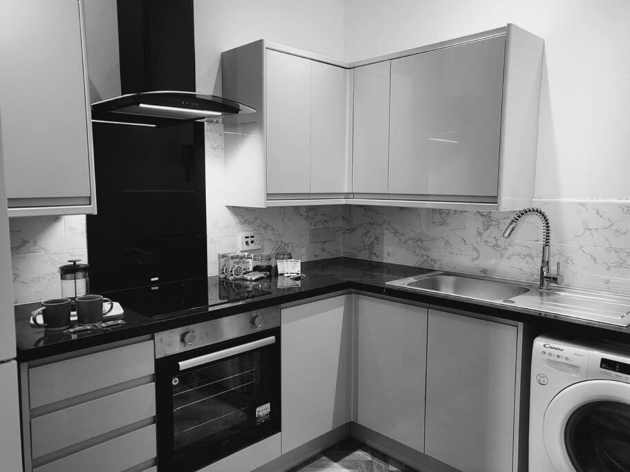 Ferienwohnung High Street, 2 Bed, Newly Refurb Royal Royal Leamington Spa Exterior foto