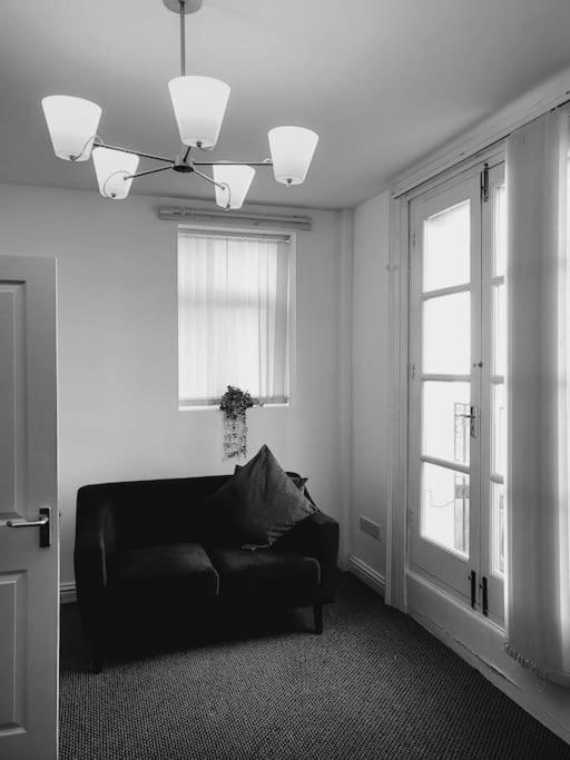 Ferienwohnung High Street, 2 Bed, Newly Refurb Royal Royal Leamington Spa Exterior foto